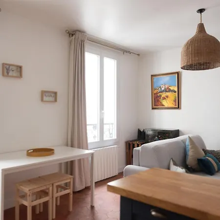 Apartment Quiet And Typically Parisian Paris