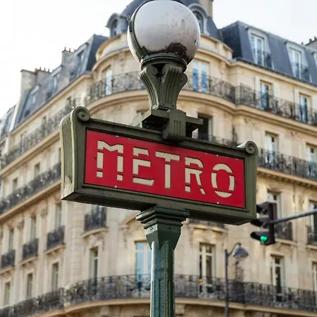 Quiet And Typically Parisian Lejlighed Paris