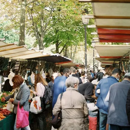 Quiet And Typically Parisian Lejlighed *